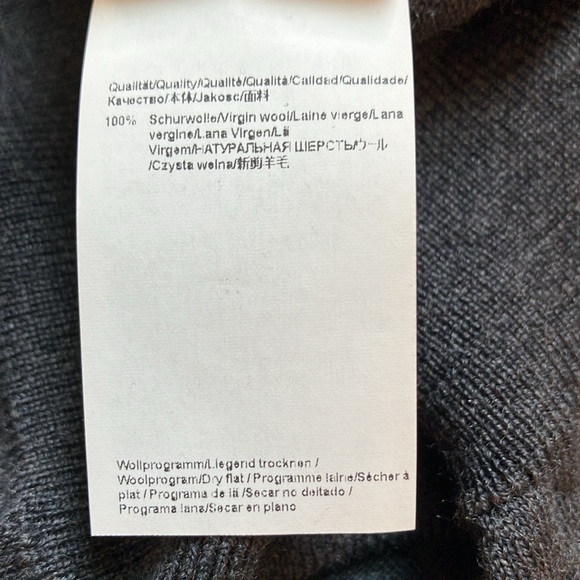 Hugo Boss - Picture 16 of 16